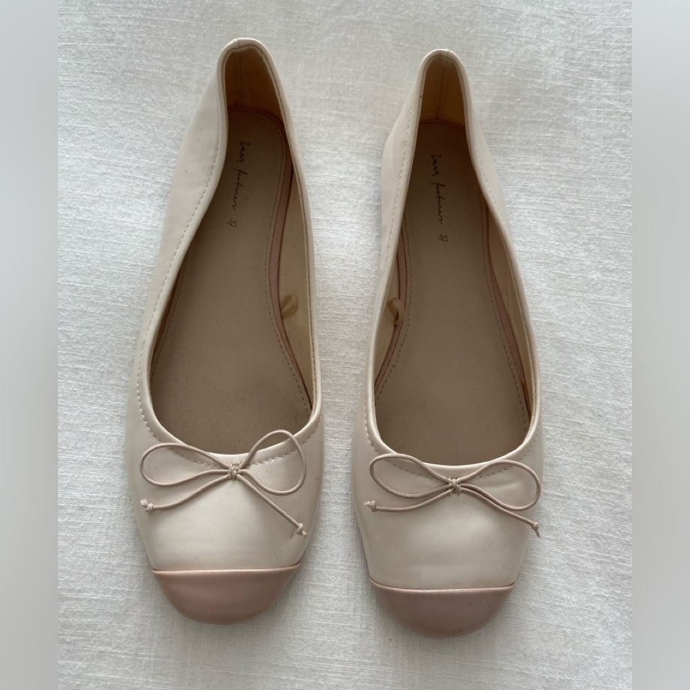 Zara Girls tan, ballet / flats with bows shoes . Size 37